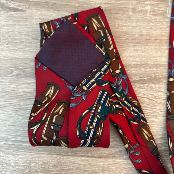Hathaway Golf Silk Mens Neck Tie‎ Novelty Image with Golf Club Bag Burgundy - Picture 4 of 5